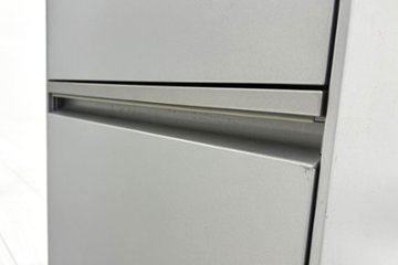 【3段ワゴンセット】 オカムラ 中古 平机 プロステージクレスト 中古デスク 中古机 中古オフィス家具 1600/700/720画像