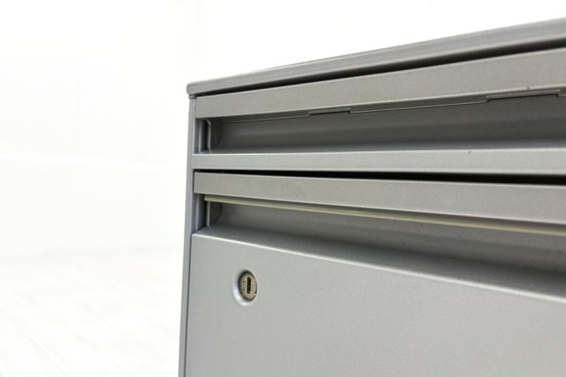 【3段ワゴンセット】 オカムラ 中古 平机 プロステージクレスト 中古デスク 中古机 中古オフィス家具 1600/700/720画像