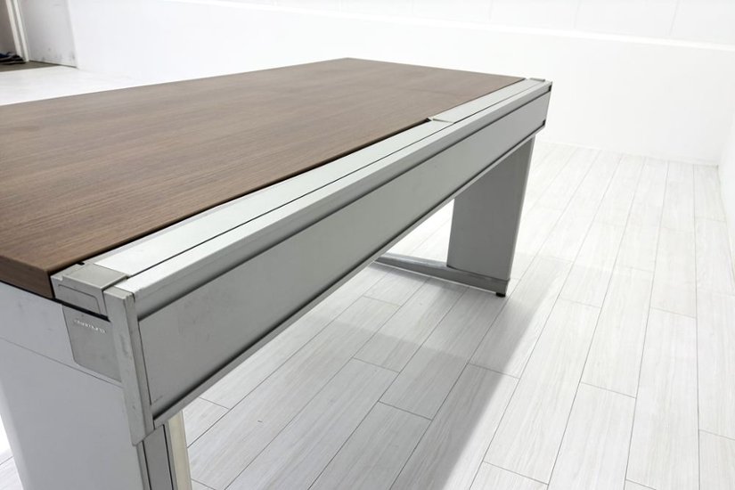 【3段ワゴンセット】 オカムラ 中古 平机 プロステージクレスト 中古デスク 中古机 中古オフィス家具 1600/700/720画像