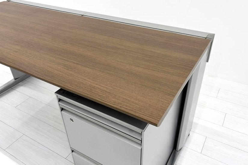 【3段ワゴンセット】 オカムラ 中古 平机 プロステージクレスト 中古デスク 中古机 中古オフィス家具 1600/700/720画像