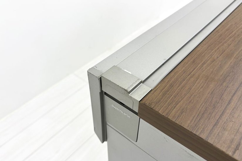 【3段ワゴンセット】 オカムラ 中古 平机 プロステージクレスト 中古デスク 中古机 中古オフィス家具 1600/700/720画像