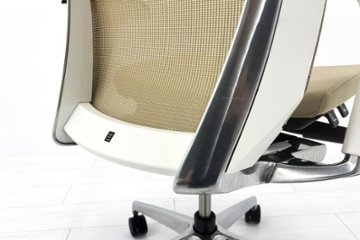 ヴェントチェア イトーキ Vento 2018年製 中古 OAチェア オフィスチェア 中古オフィス家具 KE-837JB-ZWY3 ベージュ画像