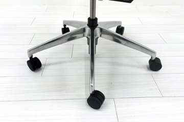 ヴェントチェア イトーキ Vento 2018年製 中古 OAチェア オフィスチェア 中古オフィス家具 KE-837JB-ZWY3 ベージュ画像