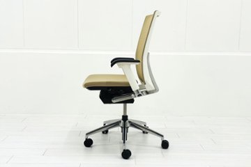 ヴェントチェア イトーキ Vento 2018年製 中古 OAチェア オフィスチェア 中古オフィス家具 KE-837JB-ZWY3 ベージュ画像