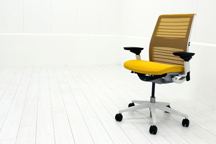 スチールケース シンクチェア 中古 2018年製 Steelcase Think 可動肘 中古オフィス家具 465A300 イエロー画像