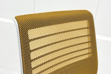 スチールケース シンクチェア 中古 2018年製 Steelcase Think 可動肘 中古オフィス家具 465A300 イエロー画像