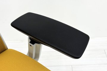スチールケース シンクチェア 中古 2018年製 Steelcase Think 可動肘 中古オフィス家具 465A300 イエロー画像