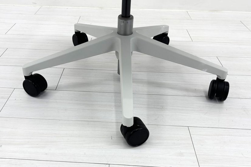 スチールケース シンクチェア 中古 2018年製 Steelcase Think 可動肘 中古オフィス家具 465A300 イエロー画像