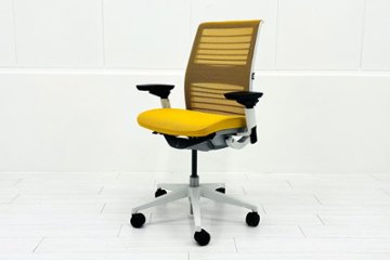 スチールケース シンクチェア 中古 2018年製 Steelcase Think 可動肘 中古オフィス家具 465A300 イエロー画像