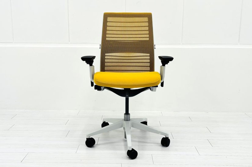 スチールケース シンクチェア 中古 2018年製 Steelcase Think 可動肘 中古オフィス家具 465A300 イエロー画像