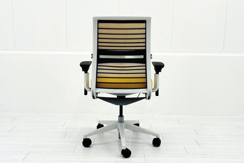 スチールケース シンクチェア 中古 2018年製 Steelcase Think 可動肘 中古オフィス家具 465A300 イエロー画像