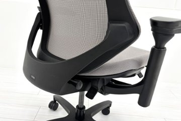 イトーキ エフチェア 2019年製 中古 オフィスチェア ハイバックメッシュ 可動肘 事務椅子 ITOKI 中古オフィス家具 ライトグレー画像