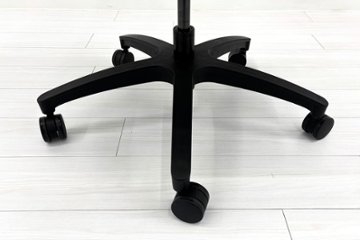 イトーキ エフチェア 2019年製 中古 オフィスチェア ハイバックメッシュ 可動肘 事務椅子 ITOKI 中古オフィス家具 ライトグレー画像