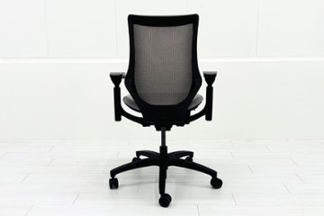 イトーキ エフチェア 2019年製 中古 オフィスチェア ハイバックメッシュ 可動肘 事務椅子 ITOKI 中古オフィス家具 ライトグレー画像