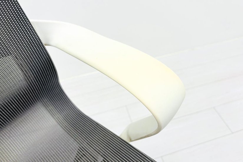 Herman Miller Setu Chair ハーマンミラー セトゥーチェア 中古 マルチパーパスチェア 肘付 ５本脚タイプ リボンアーム グレー画像