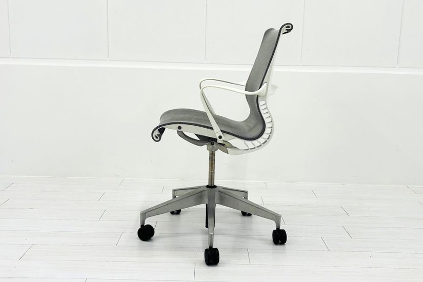 Herman Miller Setu Chair ハーマンミラー セトゥーチェア 中古 マルチパーパスチェア 肘付 ５本脚タイプ リボンアーム グレー画像