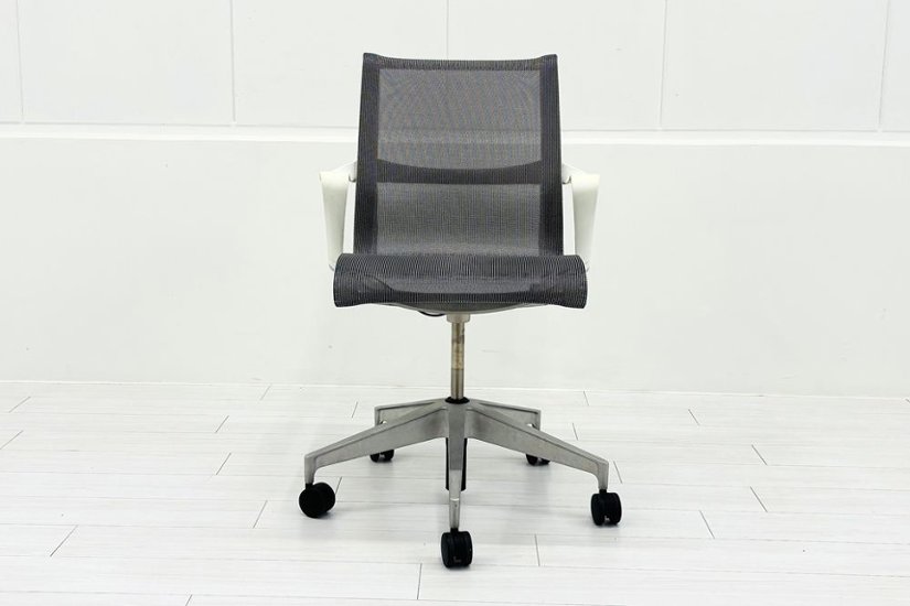 Herman Miller Setu Chair ハーマンミラー セトゥーチェア 中古 マルチパーパスチェア 肘付 ５本脚タイプ リボンアーム グレー画像
