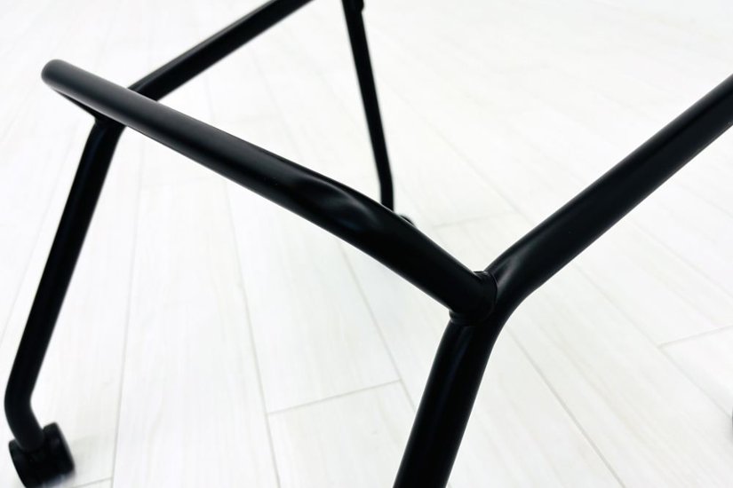 オカムラ ライブス ネスティングチェア 中古 【4脚セット】 Lives Nesting Chair ミーティングチェア 会議椅子 中古オフィス家具画像