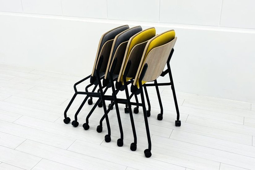 オカムラ ライブス ネスティングチェア 中古 【4脚セット】 Lives Nesting Chair ミーティングチェア 会議椅子 中古オフィス家具画像