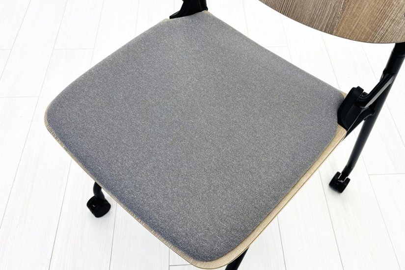 オカムラ ライブス ネスティングチェア 中古 【4脚セット】 Lives Nesting Chair ミーティングチェア 会議椅子 中古オフィス家具画像