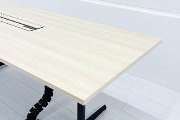 オカムラ ブレスタ 中古 幅2050 小型会議テーブル ミーティングテーブル 会議机 中古オフィス家具 2050/800/720画像
