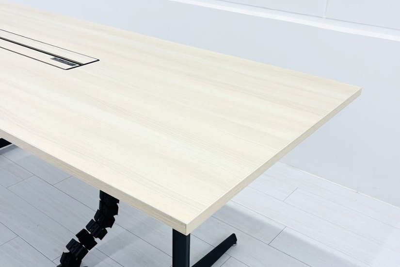 オカムラ ブレスタ 中古 幅2050 小型会議テーブル ミーティングテーブル 会議机 中古オフィス家具 2050/800/720画像