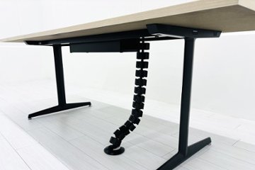 オカムラ ブレスタ 中古 幅2050 小型会議テーブル ミーティングテーブル 会議机 中古オフィス家具 2050/800/720画像