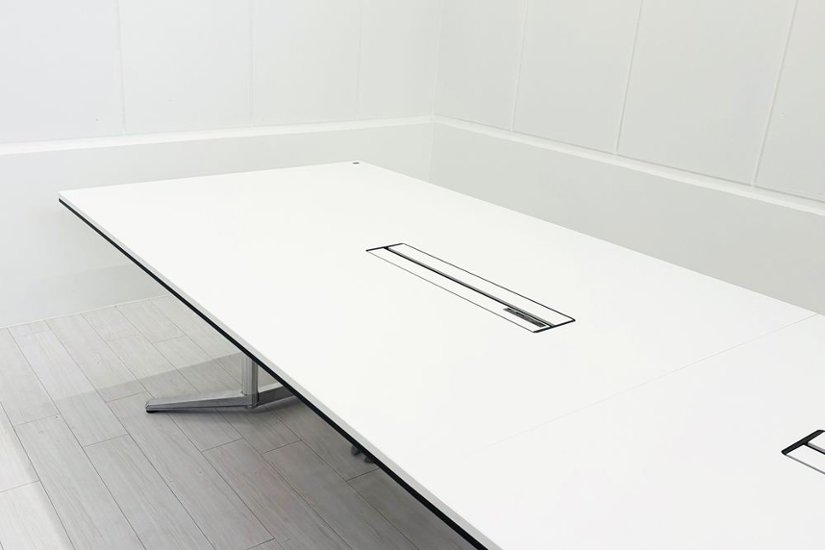 【ポリッシュ脚ピカピカ磨き有！】オカムラ ラティオ 中古 幅3600 大型会議テーブル ミーティングテーブル 会議机 RATIO 中古オフィス家具 ホワイト 3600/1200/720画像