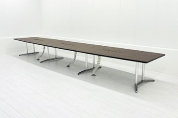 【ポリッシュ脚ピカピカ磨き有！】オカムラ ラティオ 中古 大型会議テーブル 幅6000 ミーティングテーブル 舟形天板 中古オフィス家具 6000/1200/720の画像