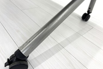 オカムラ ネスティア 中古 フォールディングテーブル ミーティングテーブル 折りたたみテーブル 中古オフィス家具 1500/600/700画像