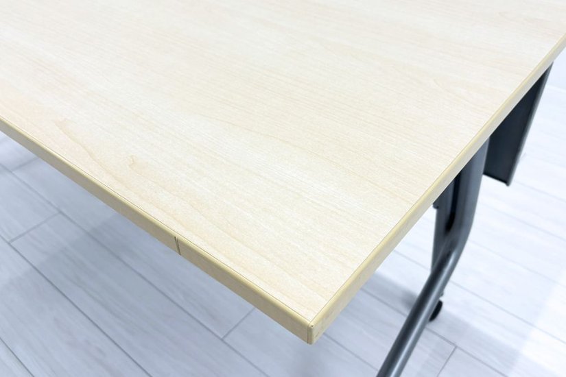 オカムラ ネスティア 中古 フォールディングテーブル ミーティングテーブル 折りたたみテーブル 中古オフィス家具 1500/600/700画像