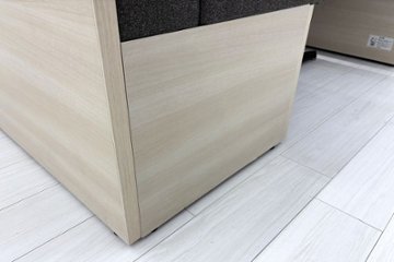 【3点セット】 対面ブース ファミレスソファ オカムラ ブレスタ 中古 ミーティングブース 中古オフィス家具 バックパネル付き画像