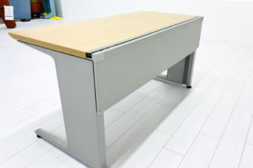 インクルード 平机 幅1400 中古 平デスク イトーキ 中古机 平デスク 事務机 中古オフィス家具 1400/660/720画像