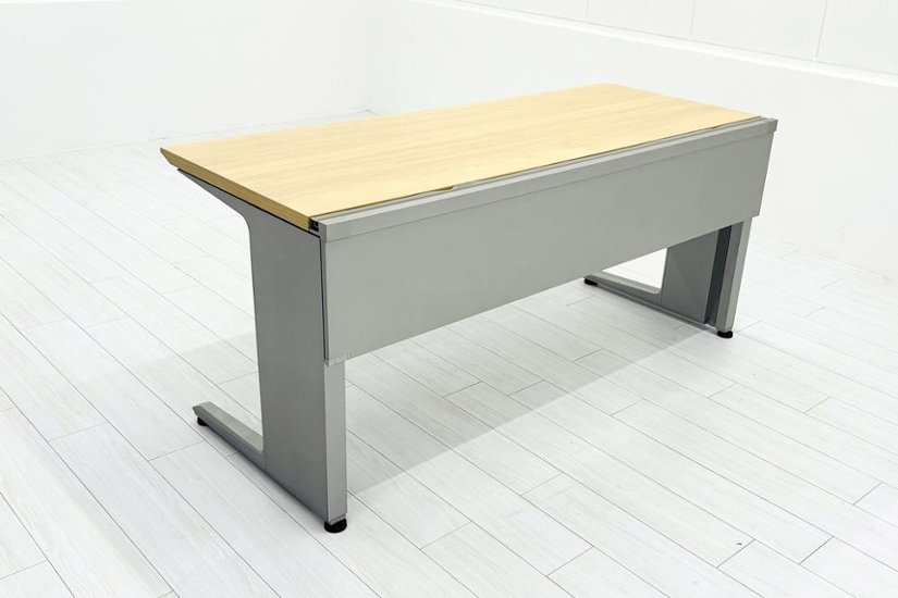 インクルード 平机 幅1600 中古 平デスク イトーキ 中古机 平デスク 事務机 中古オフィス家具 1600/660/720画像
