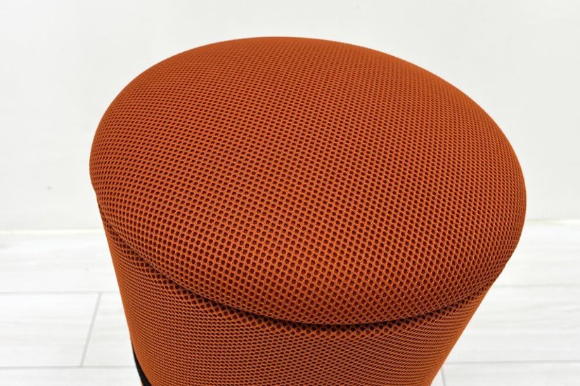 ウィルクハーン スタンドアップ Wilkhahn Stand-up ミーティングチェア 多目的チェア スツール 中古オフィス家具 オレンジ画像