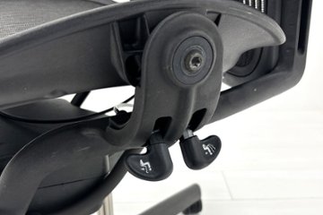 ハーマンミラー アーロンチェア Bサイズ フル装備 中古 ポスチャーフィット Herman Miller Aeron Chair 中古オフィス家具 肘レバー画像