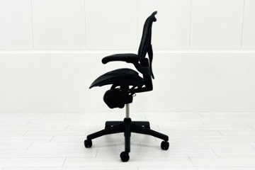 ハーマンミラー アーロンチェア Bサイズ フル装備 中古 ポスチャーフィット Herman Miller Aeron Chair 中古オフィス家具 肘レバー画像