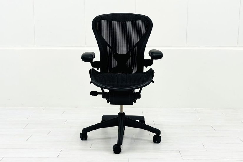 ハーマンミラー アーロンチェア Bサイズ フル装備 中古 ポスチャーフィット Herman Miller Aeron Chair 中古オフィス家具 肘レバー画像