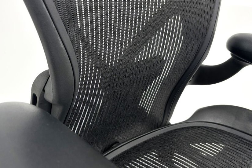 ハーマンミラー アーロンチェア Bサイズ フル装備 中古 ポスチャーフィット Herman Miller Aeron Chair 中古オフィス家具 肘レバー画像
