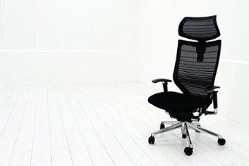 【ポリッシュ脚ピカピカ磨き有！】バロンチェア 中古 2023年製 オカムラ グラデーションメッシュ エクストラハイバック 可動肘 中古オフィス家具 可動ヘッドレスト ブラックの画像
