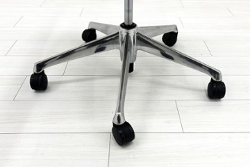 中古 バロンチェア オカムラ OKAMURA Baron 中古オフィス家具 ハイバックメッシュ 可動肘 ライトグレー画像