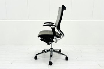 中古 バロンチェア オカムラ OKAMURA Baron 中古オフィス家具 ハイバックメッシュ 可動肘 ライトグレー画像