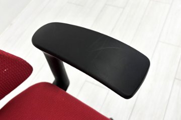 イトーキ エフチェア 中古 2017年製 クッション 固定肘 事務椅子 ITOKI 中古オフィス家具 KF-375JBH-T1M4 レッド画像