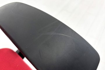 イトーキ エフチェア 中古 2017年製 クッション 固定肘 事務椅子 ITOKI 中古オフィス家具 KF-375JBH-T1M4 レッド画像