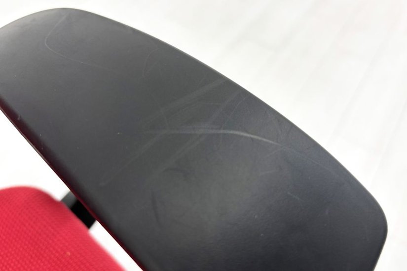 イトーキ エフチェア 中古 2017年製 クッション 固定肘 事務椅子 ITOKI 中古オフィス家具 KF-375JBH-T1M4 レッド画像
