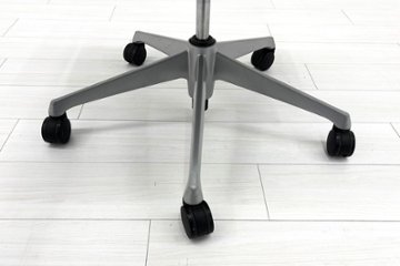 コーラルチェア ハイバック オカムラ 中古 背メッシュ 固定肘 中古オフィス家具 中古チェア Choral レッド画像