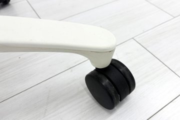 イトーキ エフチェア ローバック 中古 クッション 肘無 事務椅子 ITOKI 中古オフィス家具 レッド画像