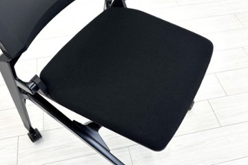 オカムラ Marca(マルカ)シリーズ 肘無 中古 2022年製 【4脚セット】 ミーティングチェア 会議椅子 ネスティングチェア 中古オフィス家具 ブラック画像