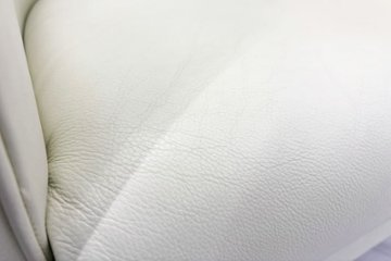 ラウンジチェア シングルソファ 1人用ソファ 中古 多目的チェア 中古オフィス家具 レザー ベージュ系色画像