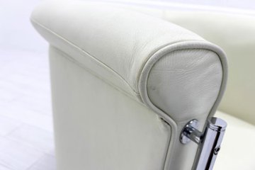 ラウンジチェア シングルソファ 1人用ソファ 中古 多目的チェア 中古オフィス家具 レザー ベージュ系色画像